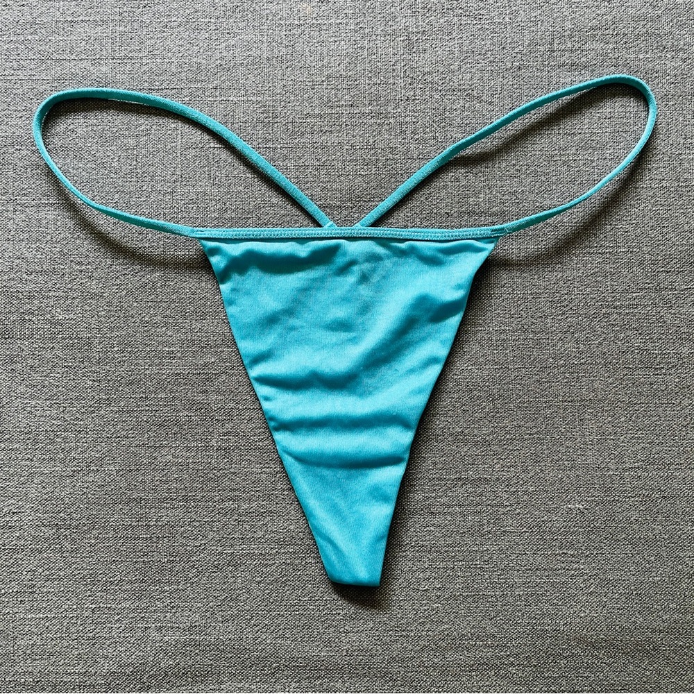 Victoria’s Secret Very Sexy V-String